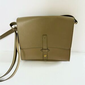 III BeCA by Joy Gryson Brown Crossbody Messenger Saddle Bag Leather